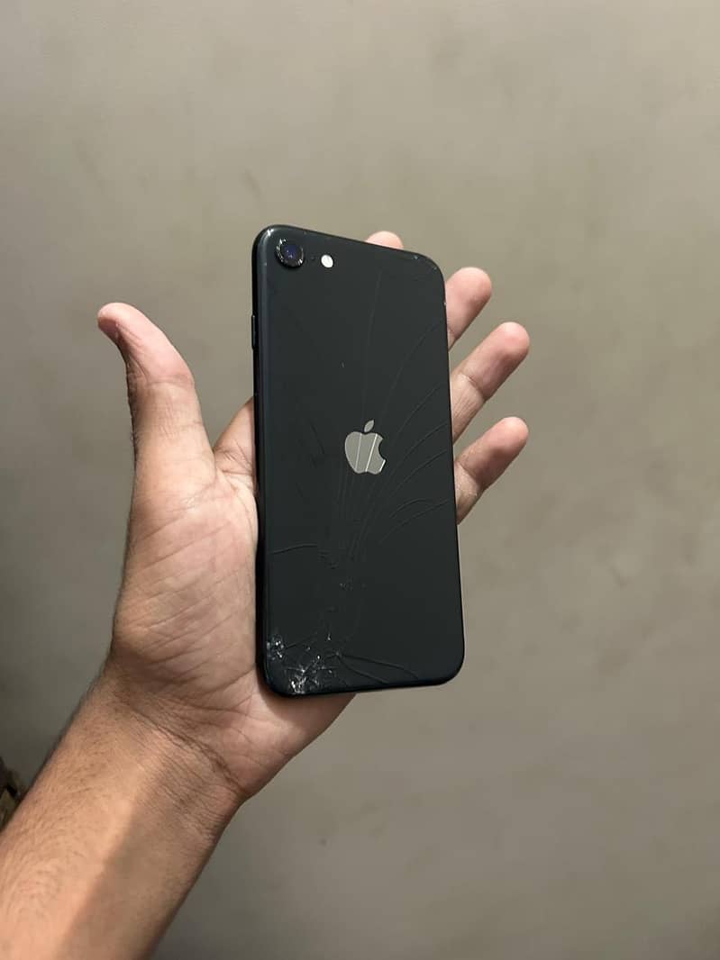 Apple iPhone SE 3rd generation 1