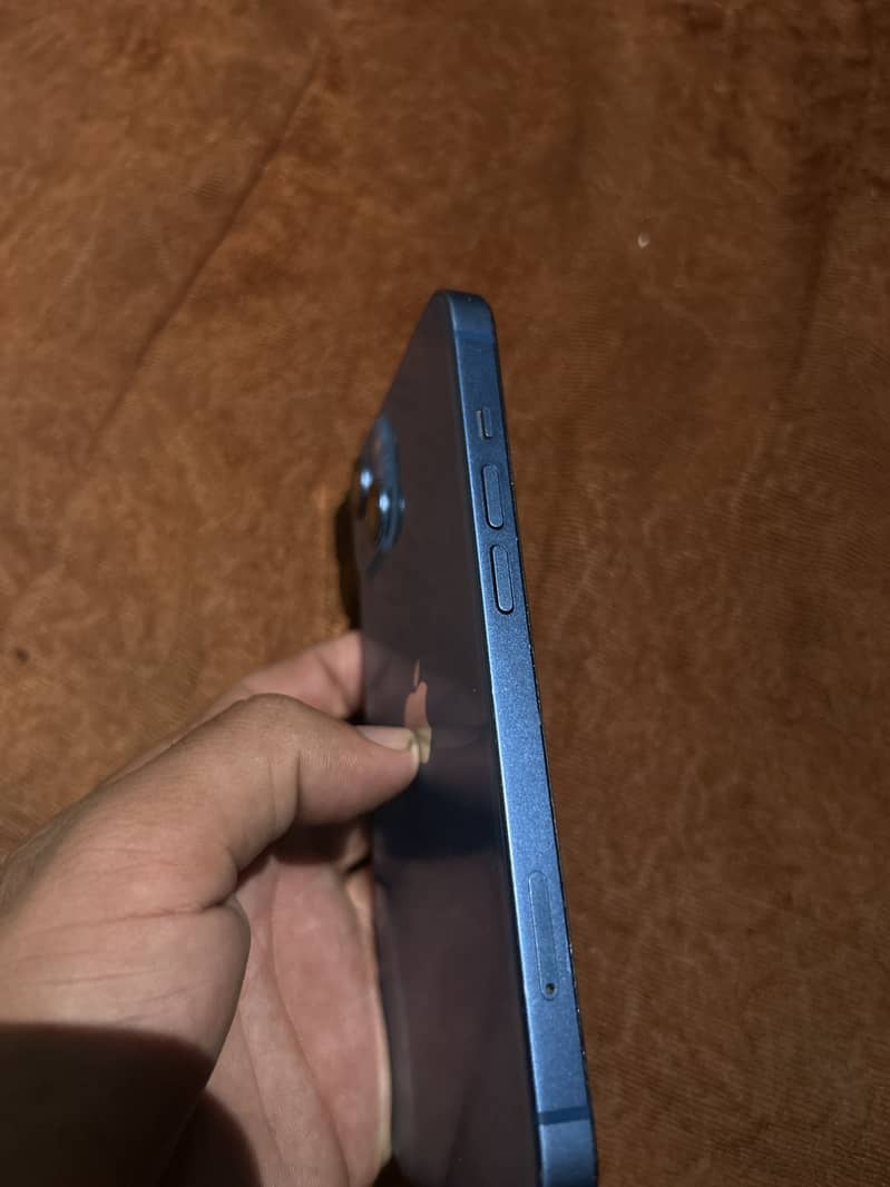 Apple iPhone 13 3