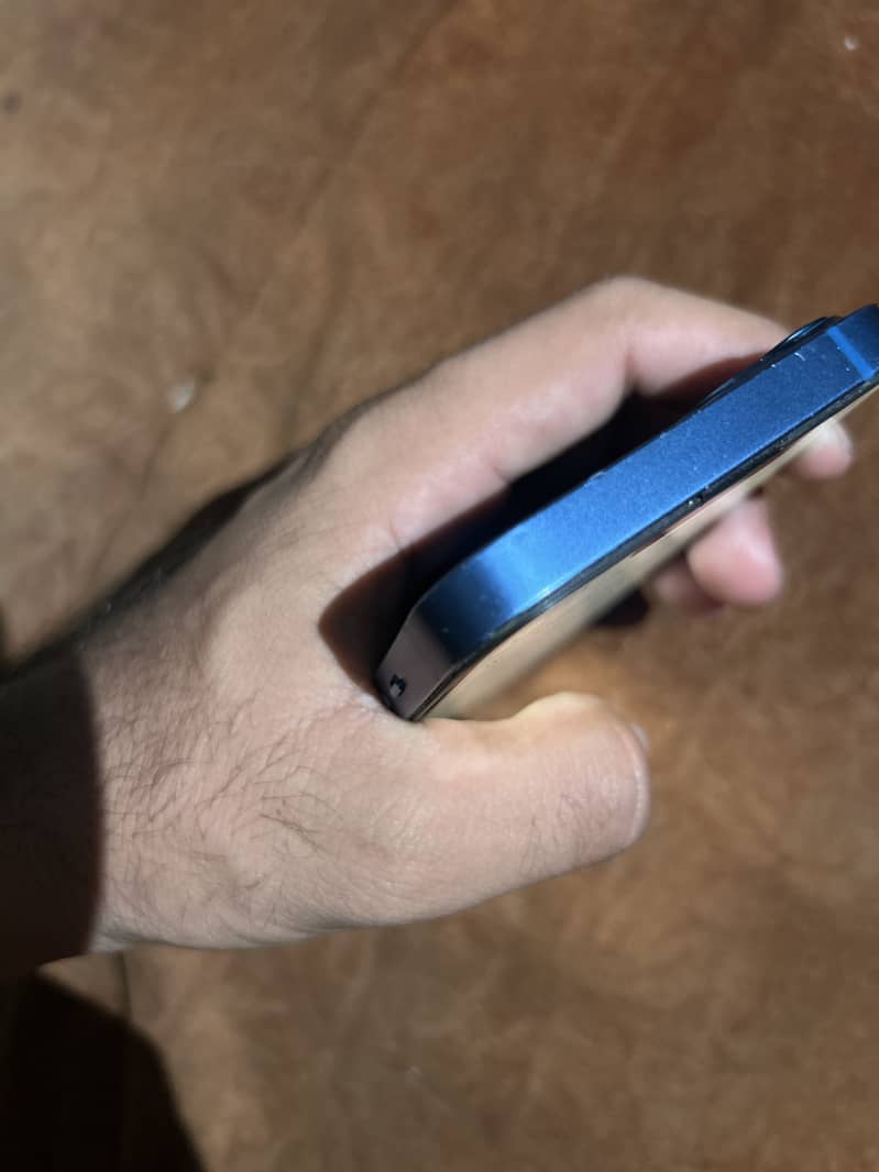 Apple iPhone 13 7