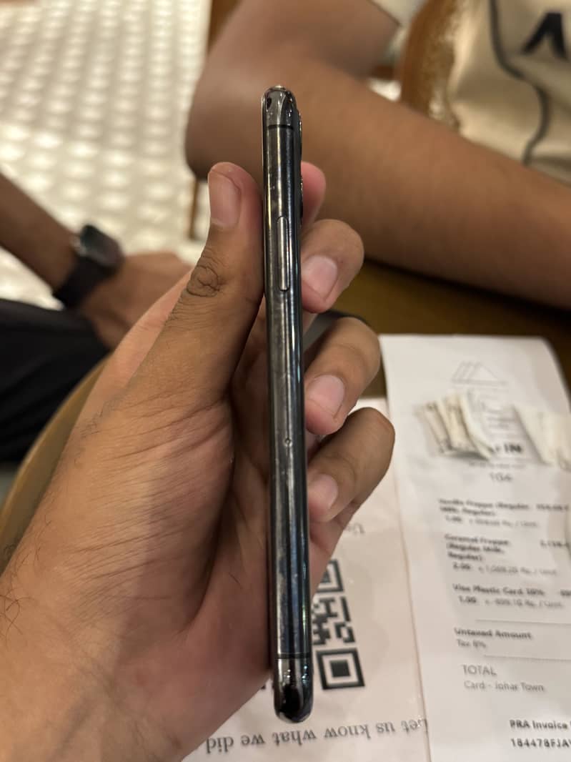 Apple iPhone 11 Pro 2