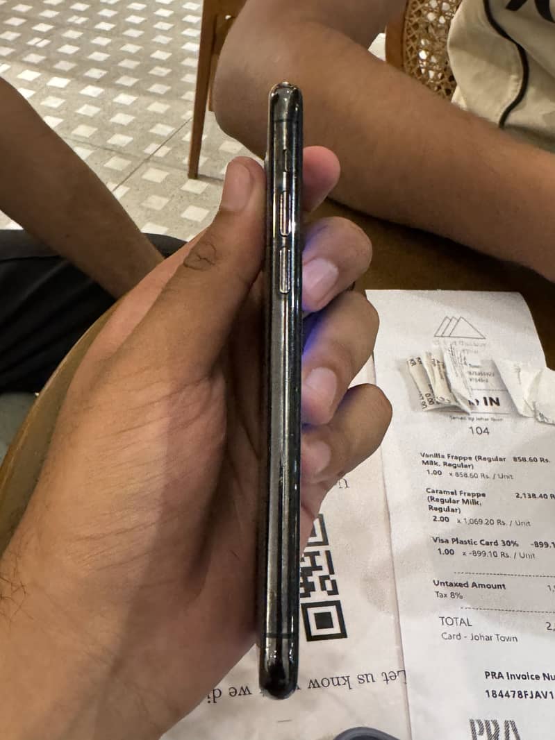 Apple iPhone 11 Pro 3