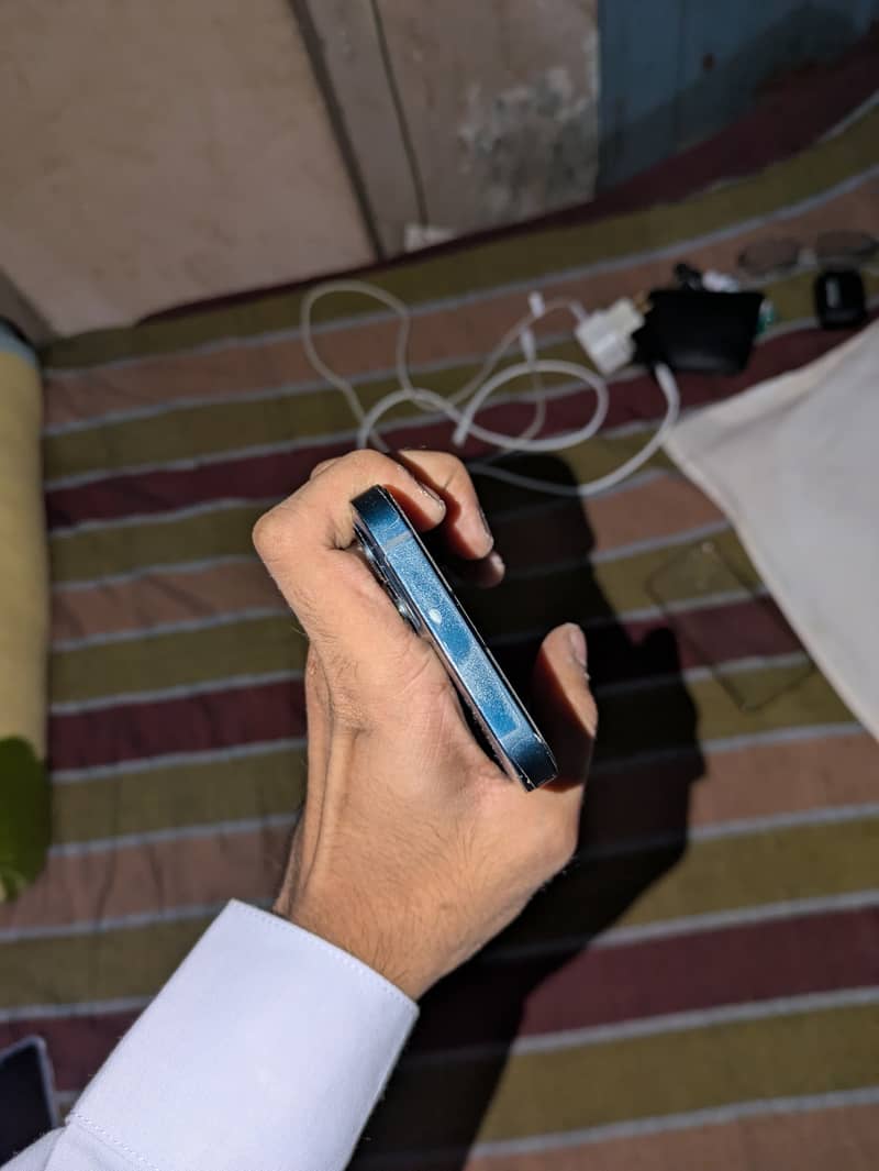 Apple iPhone 13 1