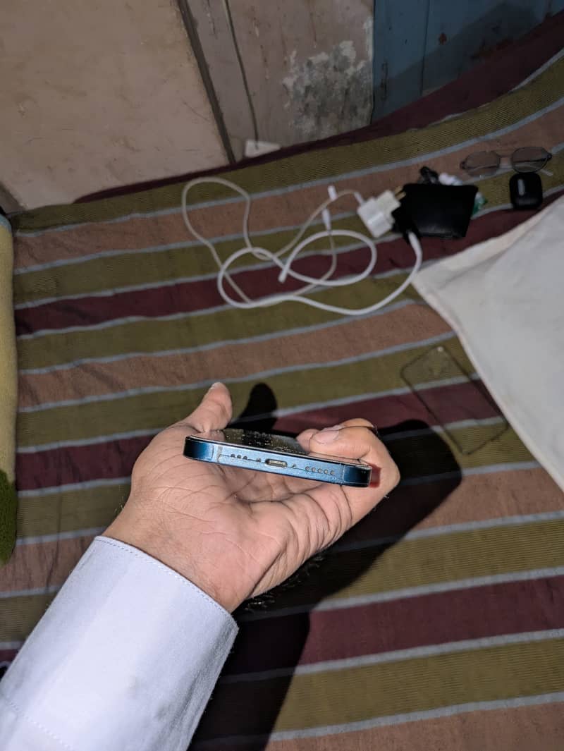 Apple iPhone 13 3