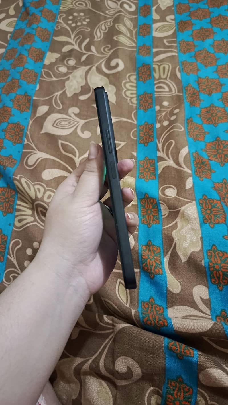 Realme C85 3