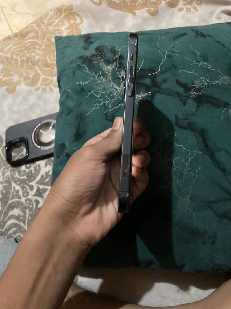 Apple iPhone 12 Pro 1