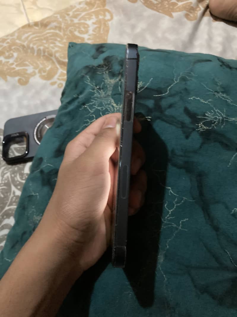 Apple iPhone 12 Pro 3