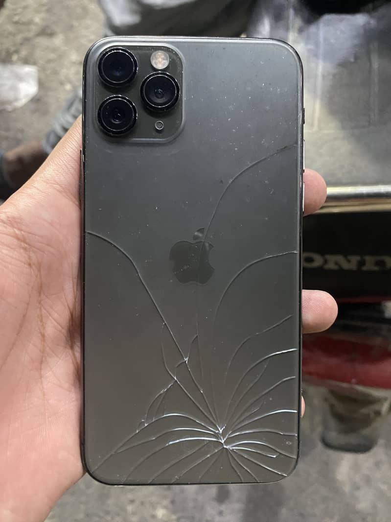 Apple iPhone 11 Pro 4