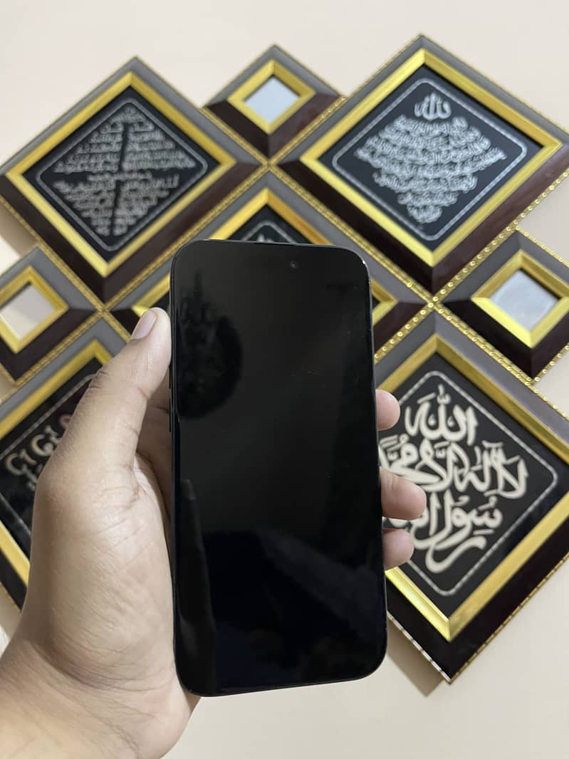 Apple iPhone 15 Pro 2