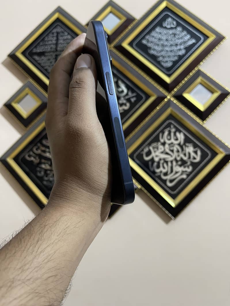 Apple iPhone 15 Pro 3