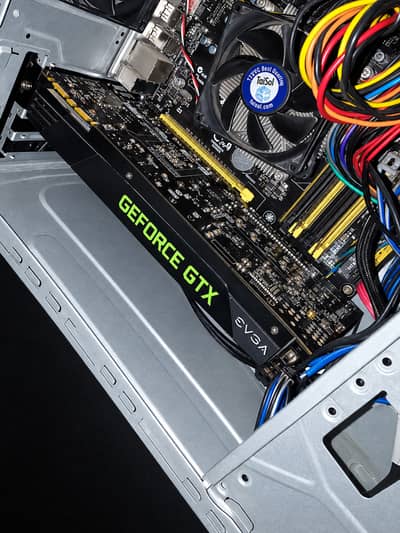 SELLING GTX 680 GDDR5 256-BIT