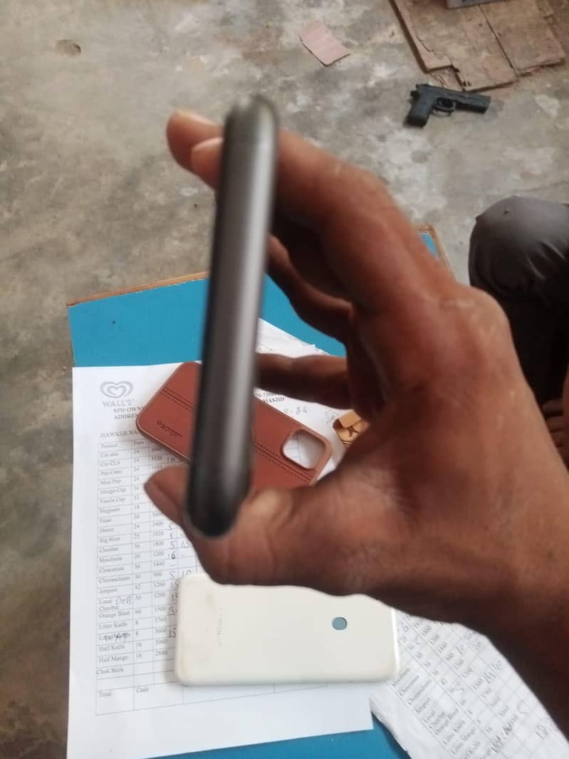 Apple iPhone 11 2