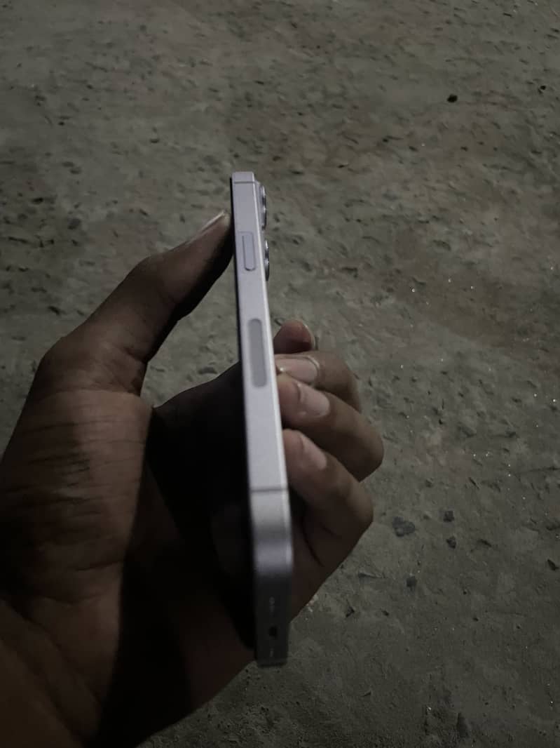 Apple iPhone 14 5