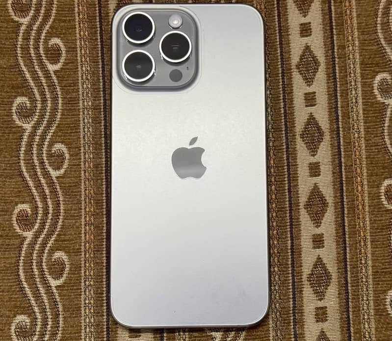 Apple iPhone 15 Pro Max with Box 0