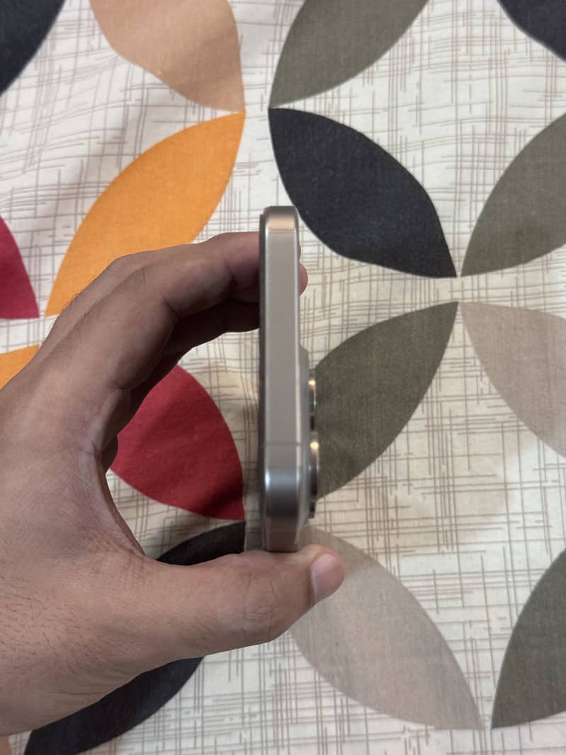 Apple iPhone 15 Pro Max with Box 5