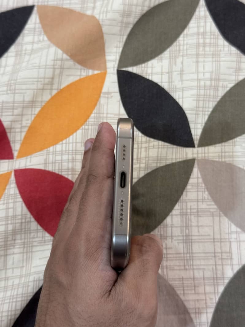 Apple iPhone 15 Pro Max with Box 7