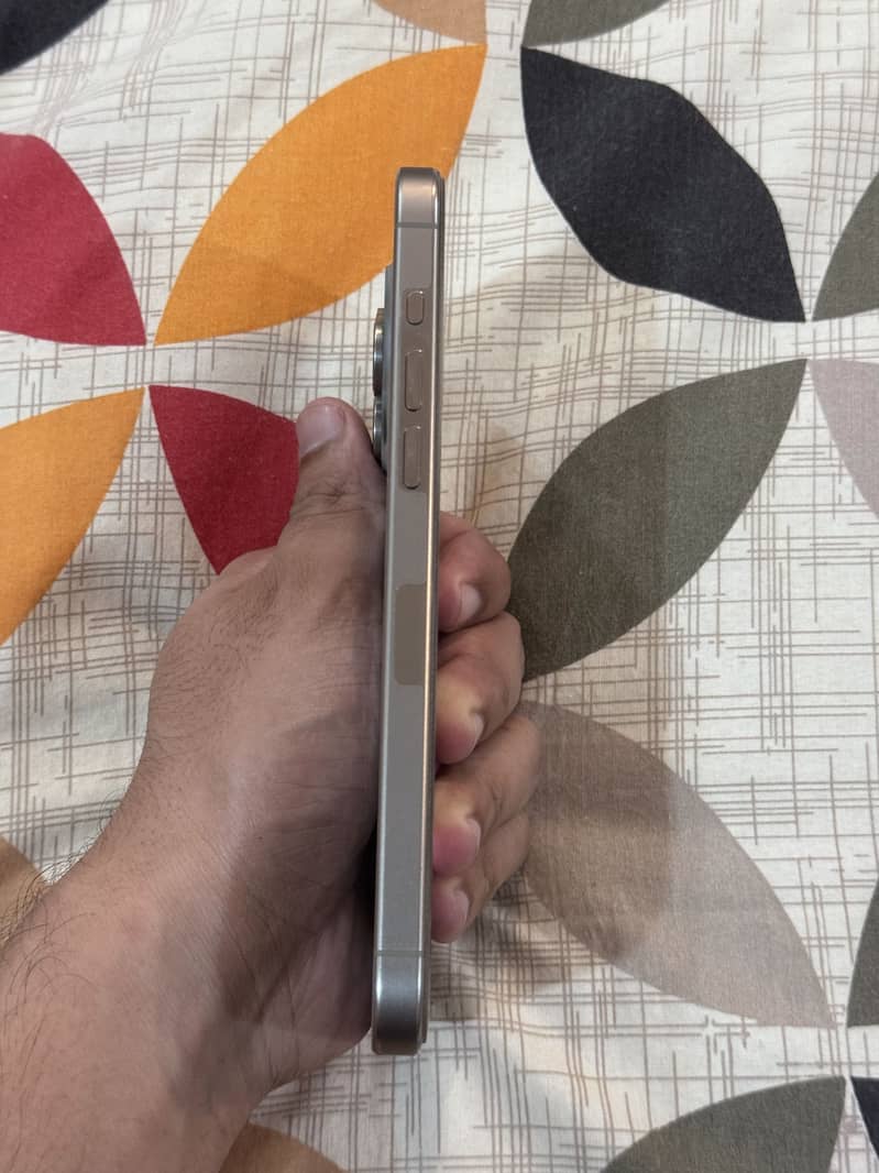 Apple iPhone 15 Pro Max with Box 8