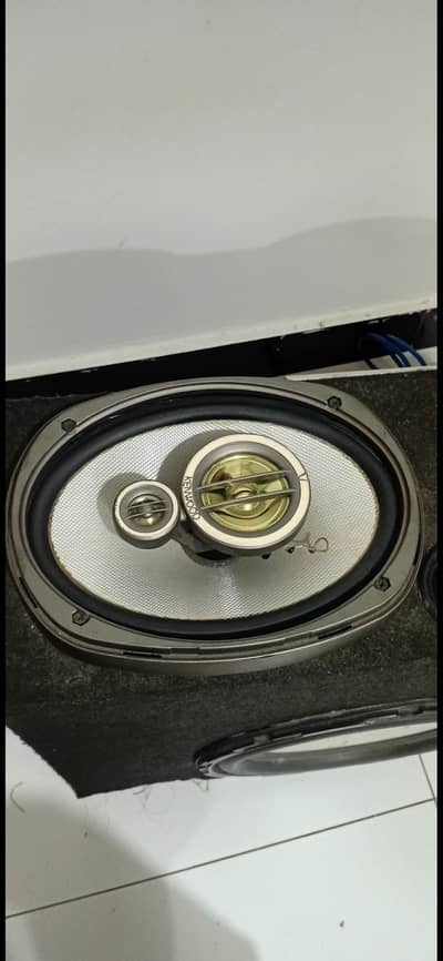 Woofer speaker amplifier