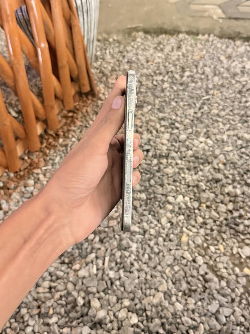 Apple iPhone 12 Pro Max 4