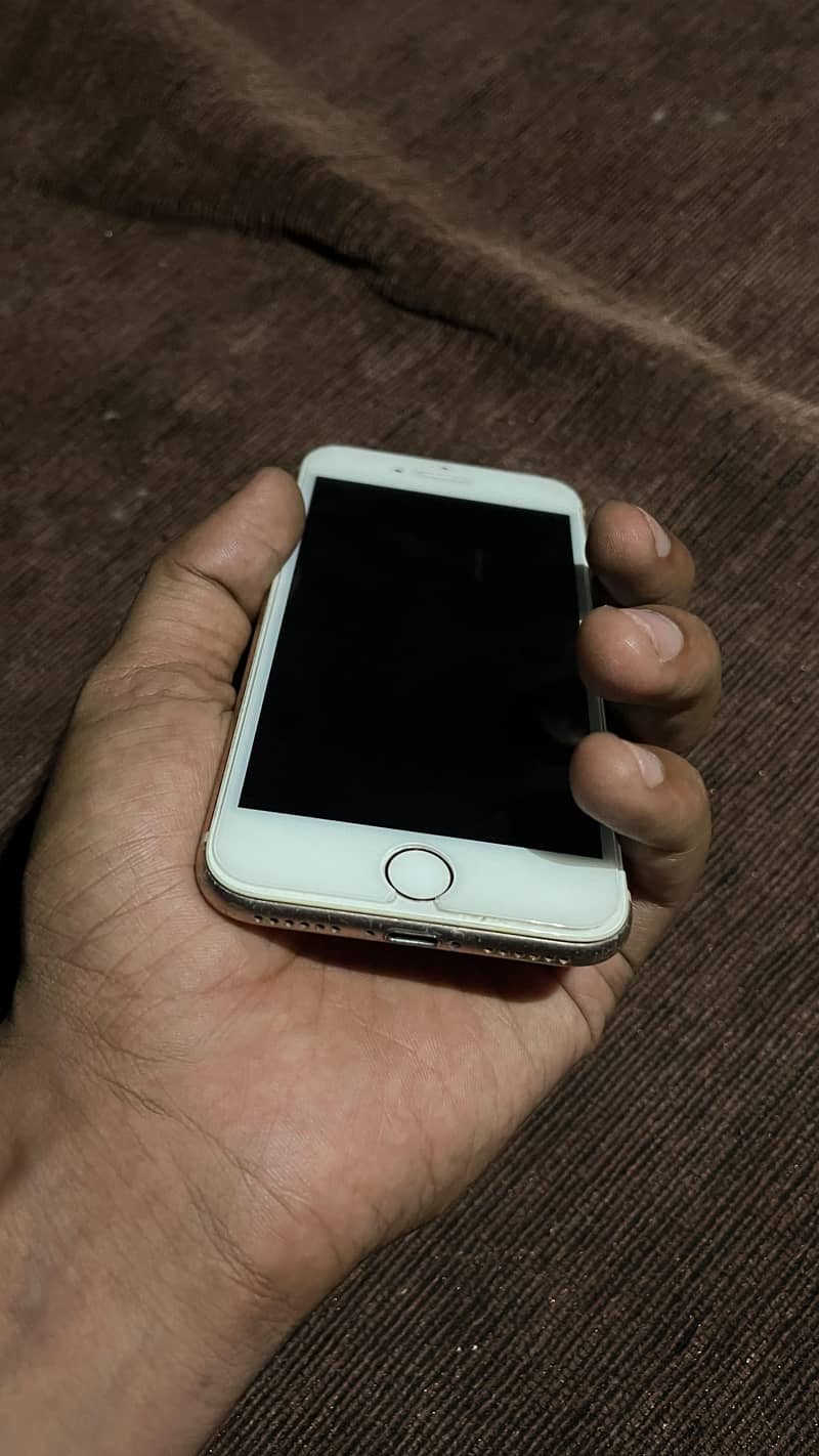 Apple iPhone 8 6