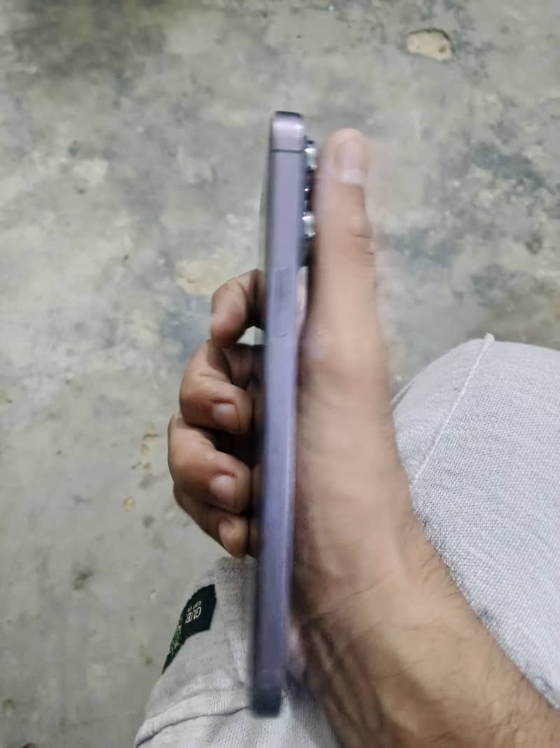 Apple iPhone 14 Pro Max 2