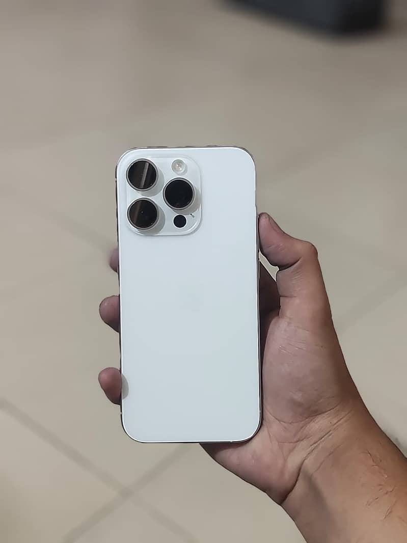 Apple iPhone 16 Pro 0