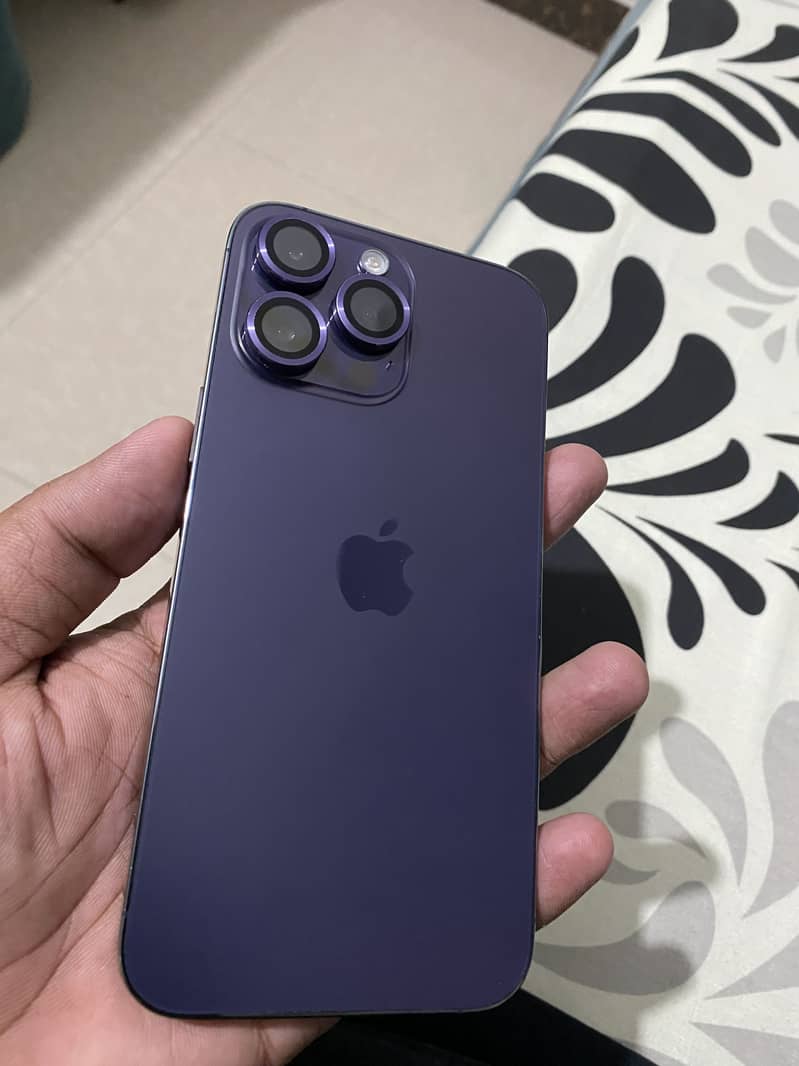 Apple iPhone 14 Pro Max 1
