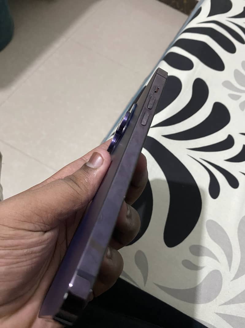Apple iPhone 14 Pro Max 12