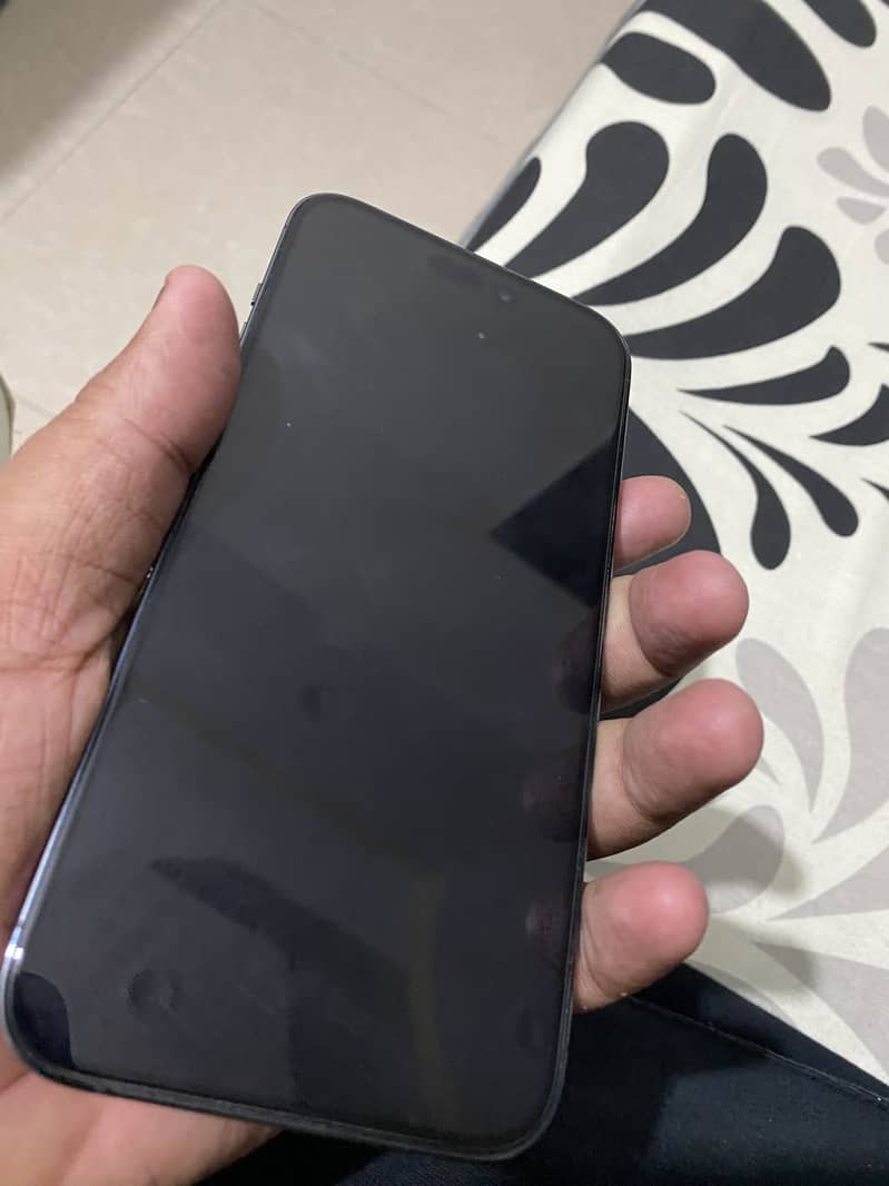 Apple iPhone 14 Pro Max 15