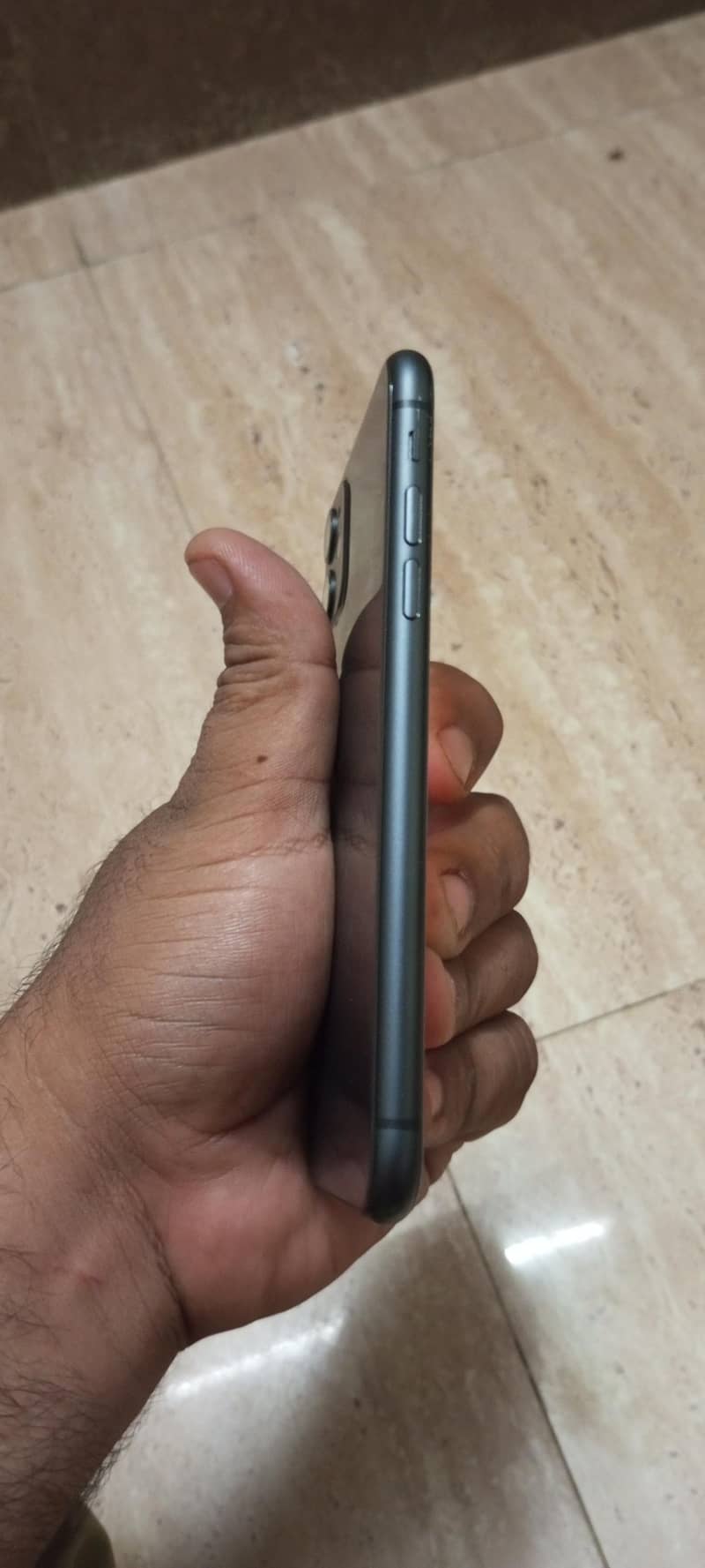Apple iPhone 11 4
