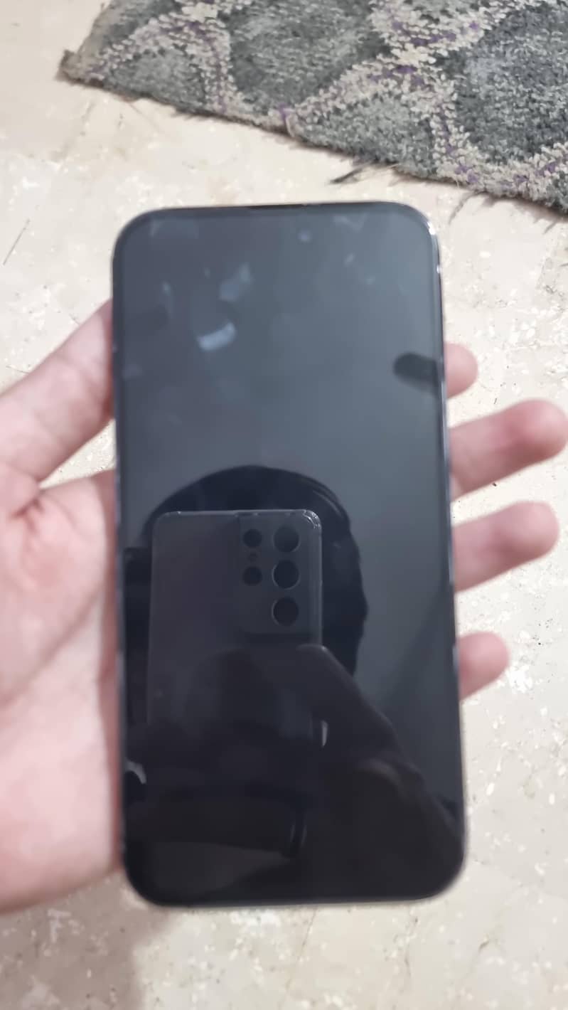 Apple iPhone 15 plus 3