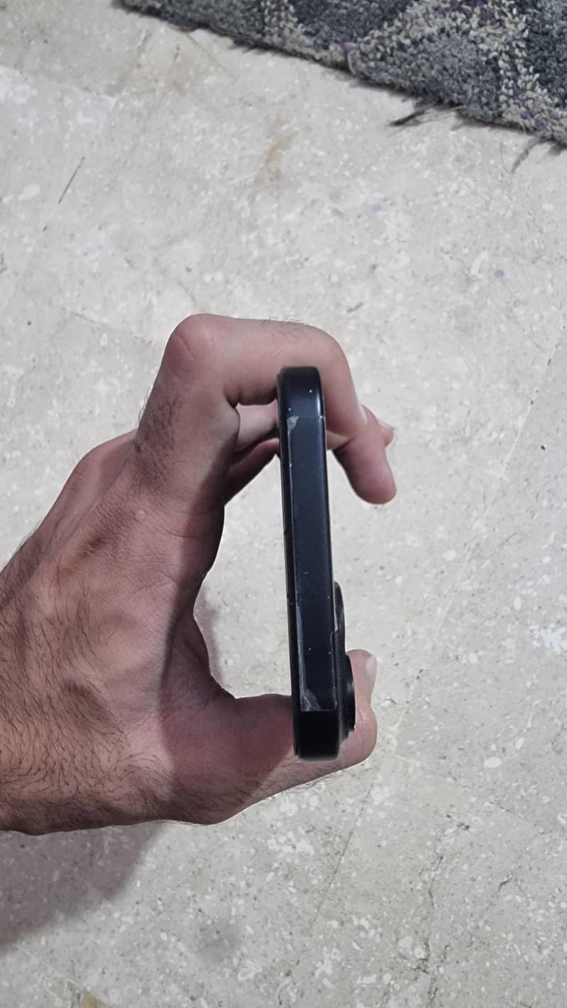 Apple iPhone 15 plus 4