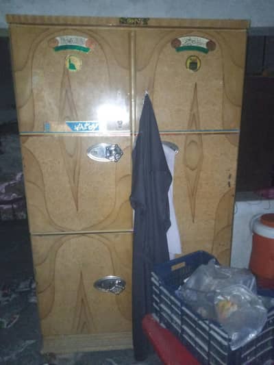 almirah iron clothes just new