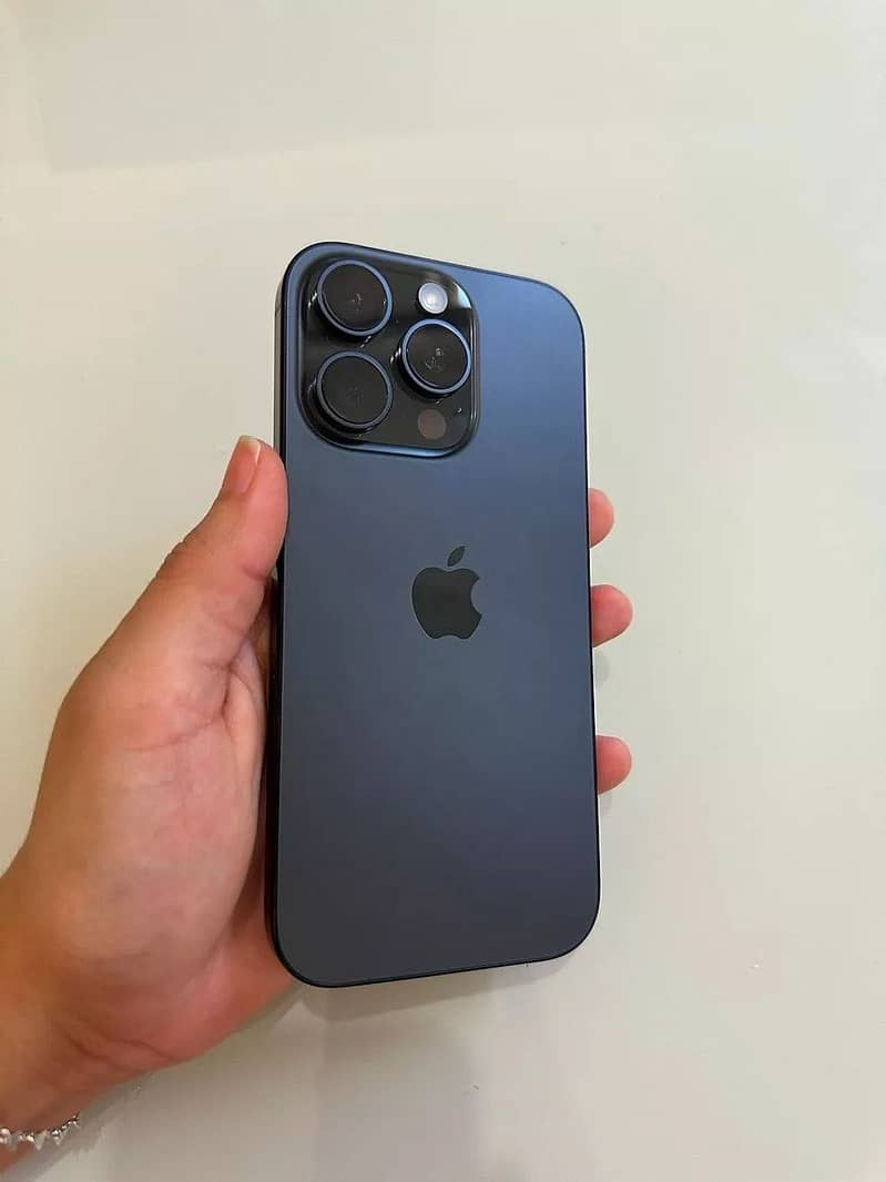 Apple iPhone 15 Pro Max 1