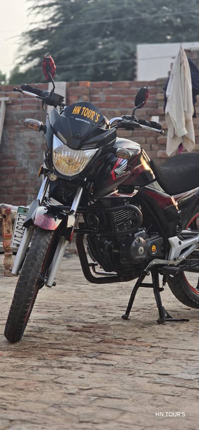 cb 150f fresh condtion  good looking