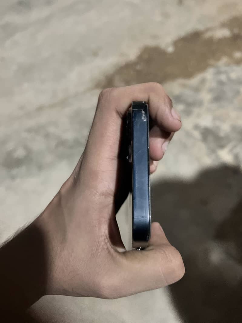 Iphone 13 4