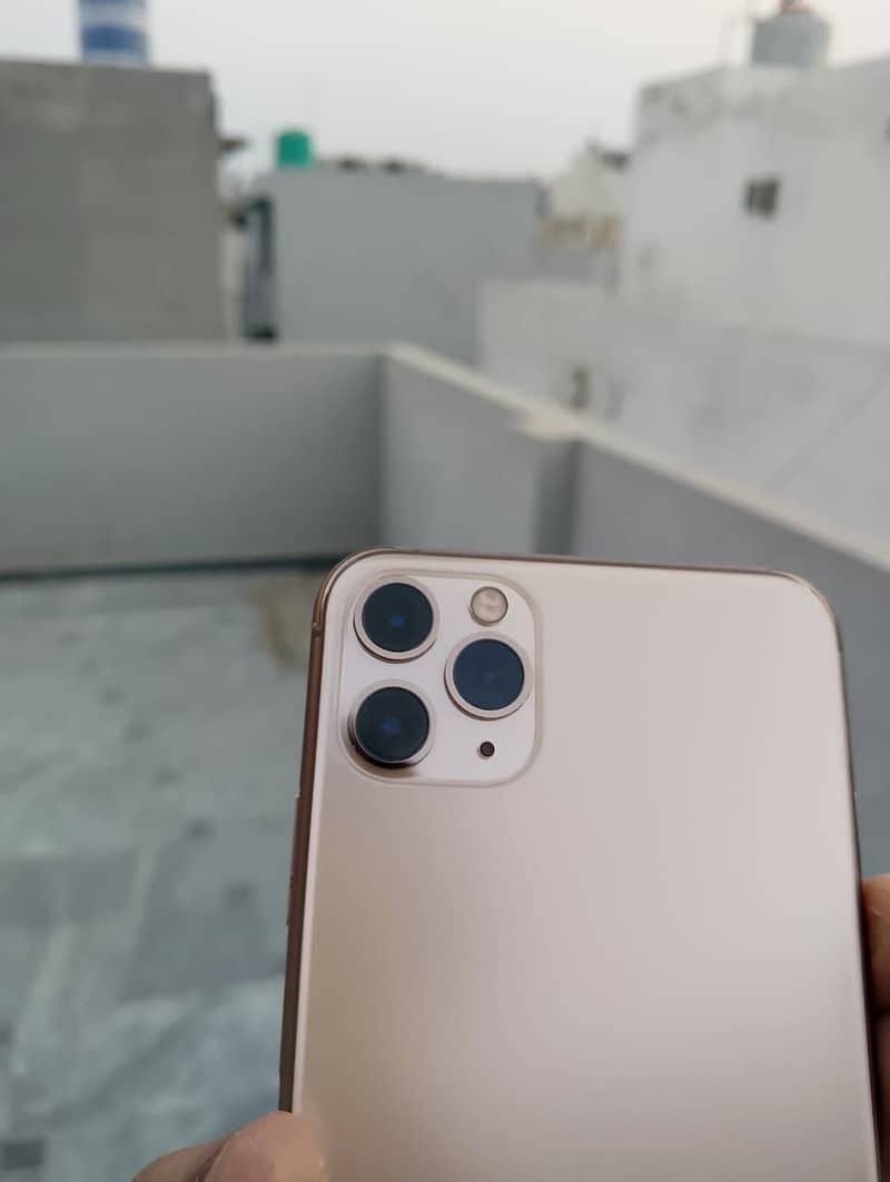 Apple iPhone 11 Pro Max 0