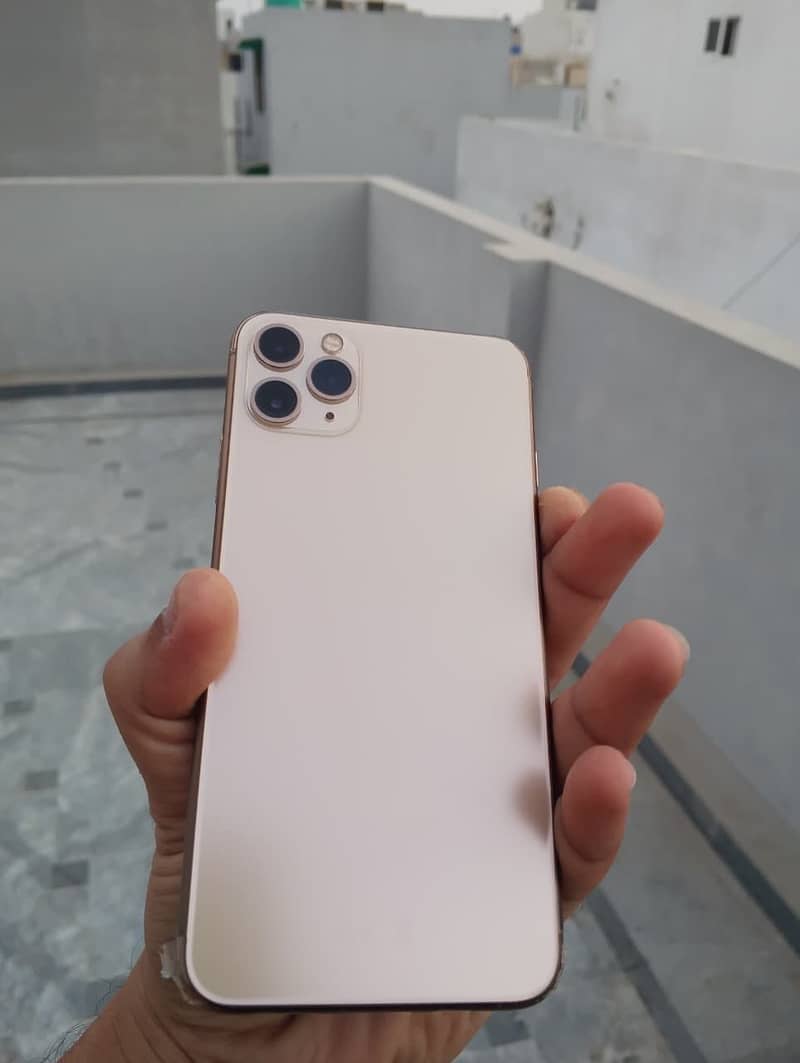 Apple iPhone 11 Pro Max 3
