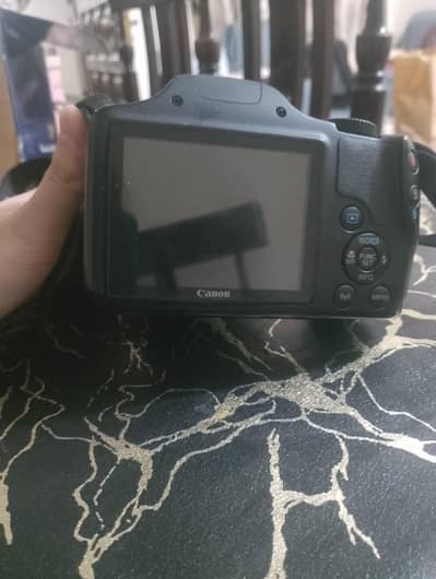 Canon digital camera–fully working, with battery