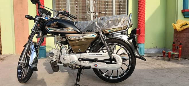 new bike hai just passhn ki zarurt hai bike both Kamall hai alloy rim