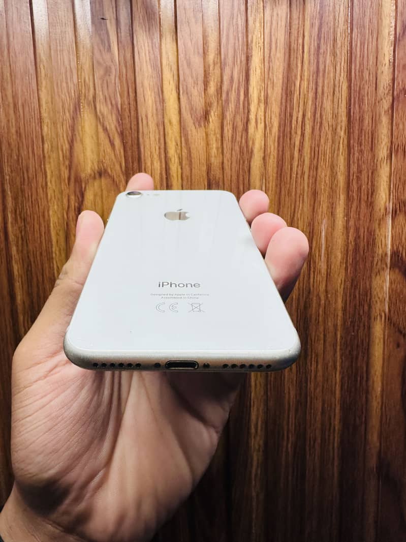 Apple iPhone 8 5