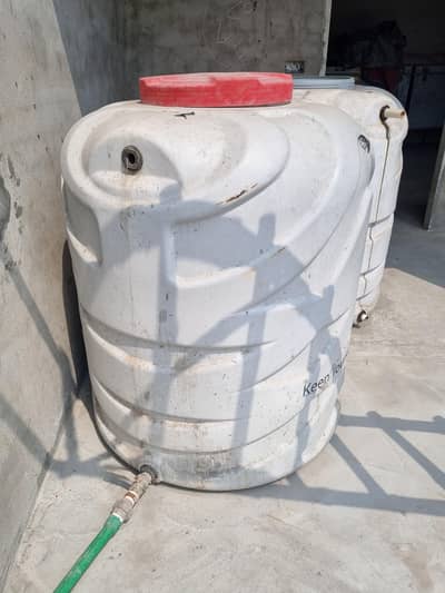 dura 750 litre multiple layers water tank.