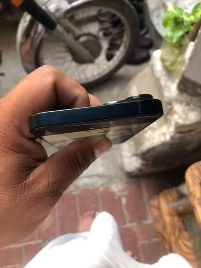 Apple iPhone 14