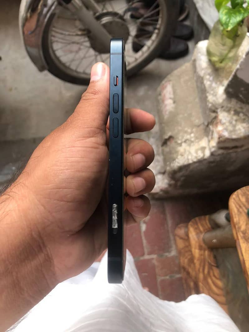 Apple iPhone 14 5