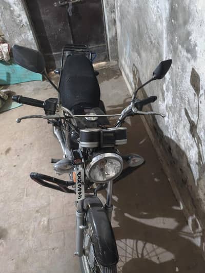 Suzuki gs 150