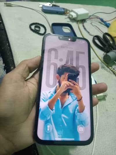 Apple iPhone 13 non jv 10/7 condition