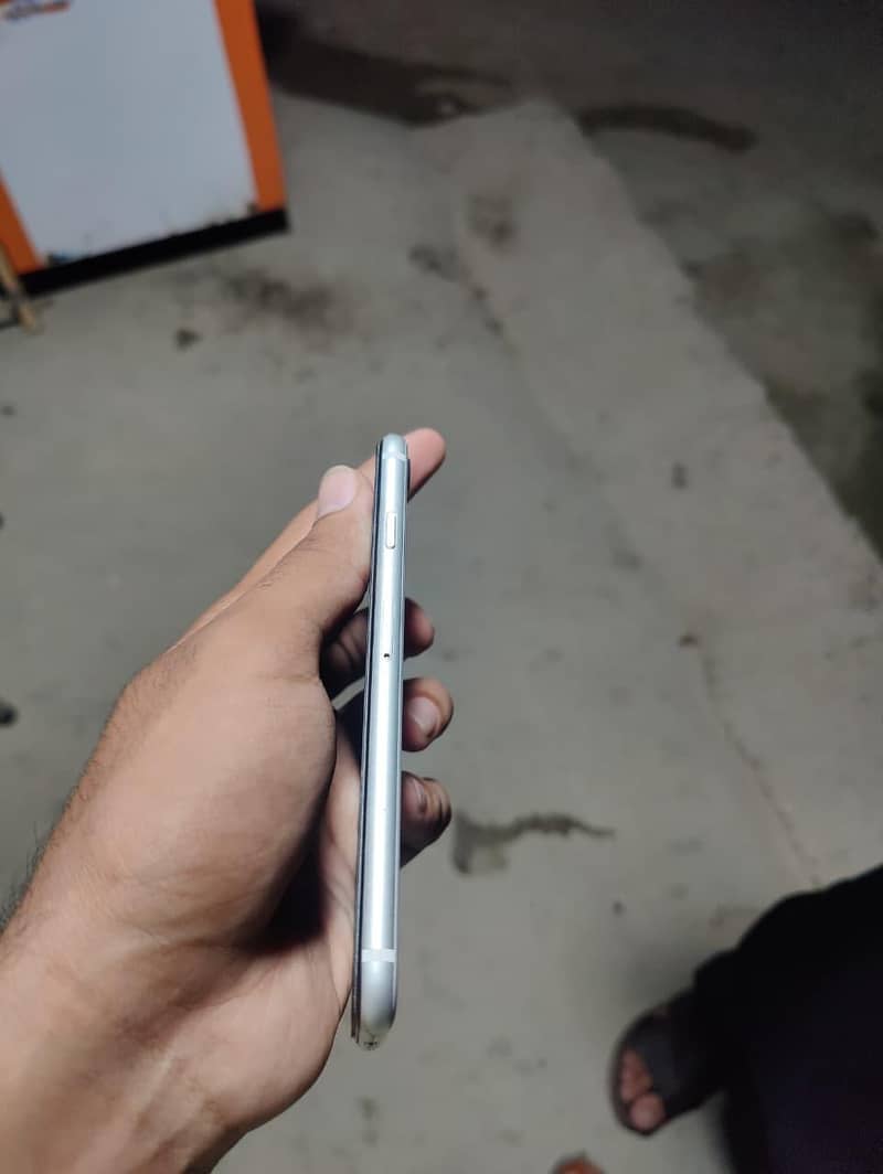 Apple iPhone SE 3