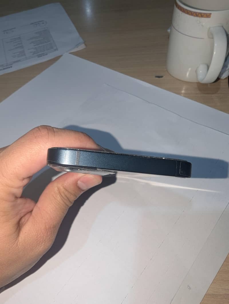 Apple iPhone 13 0