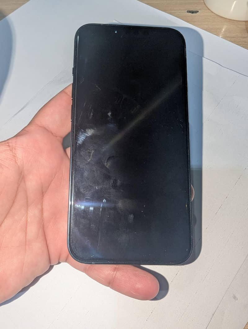 Apple iPhone 13 5