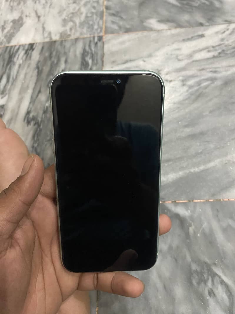 Apple iPhone 11 3