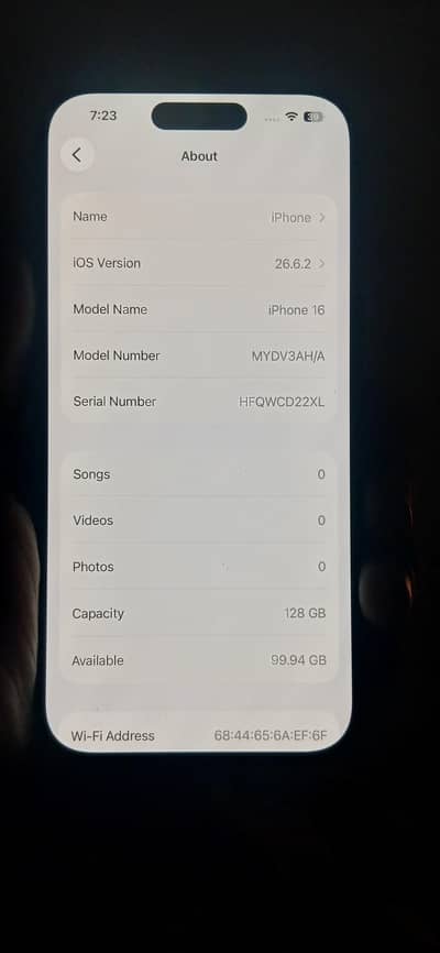 Apple iPhone 16